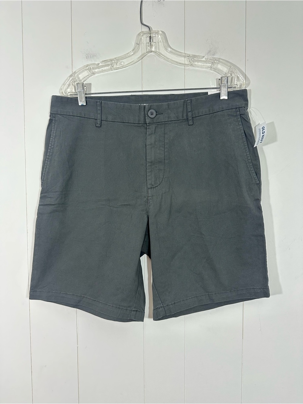 NWT Old Navy Ultimate Tech Slim Built In Flex Size 34 Mens Gray Shorts Bermuda - Picture 1 of 9